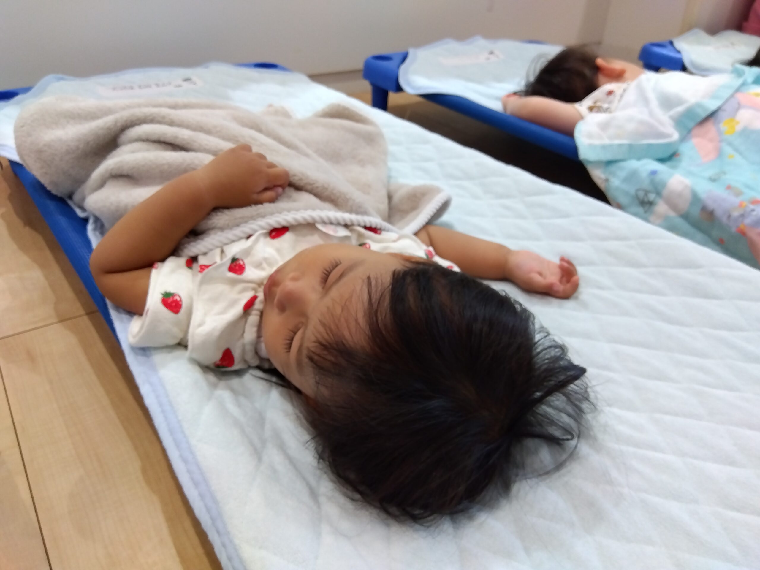 マミーズ保育園浅間町 お昼寝の様子 | マミーズ保育園｜こども家庭庁